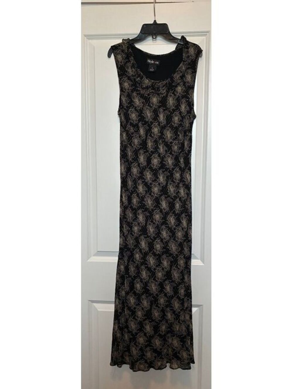 Y2K Style & Co Sleeveless Black and Gold Patterned Maxi Dress Size 12